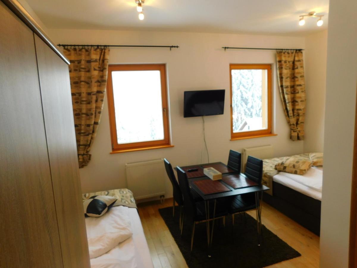 יהורינה Apartments Rapid מראה חיצוני תמונה