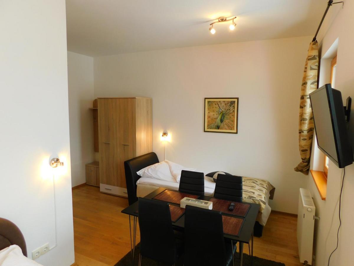 יהורינה Apartments Rapid מראה חיצוני תמונה