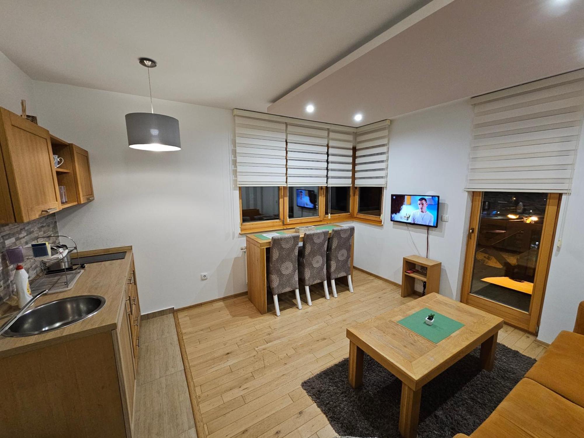 יהורינה Apartments Rapid מראה חיצוני תמונה