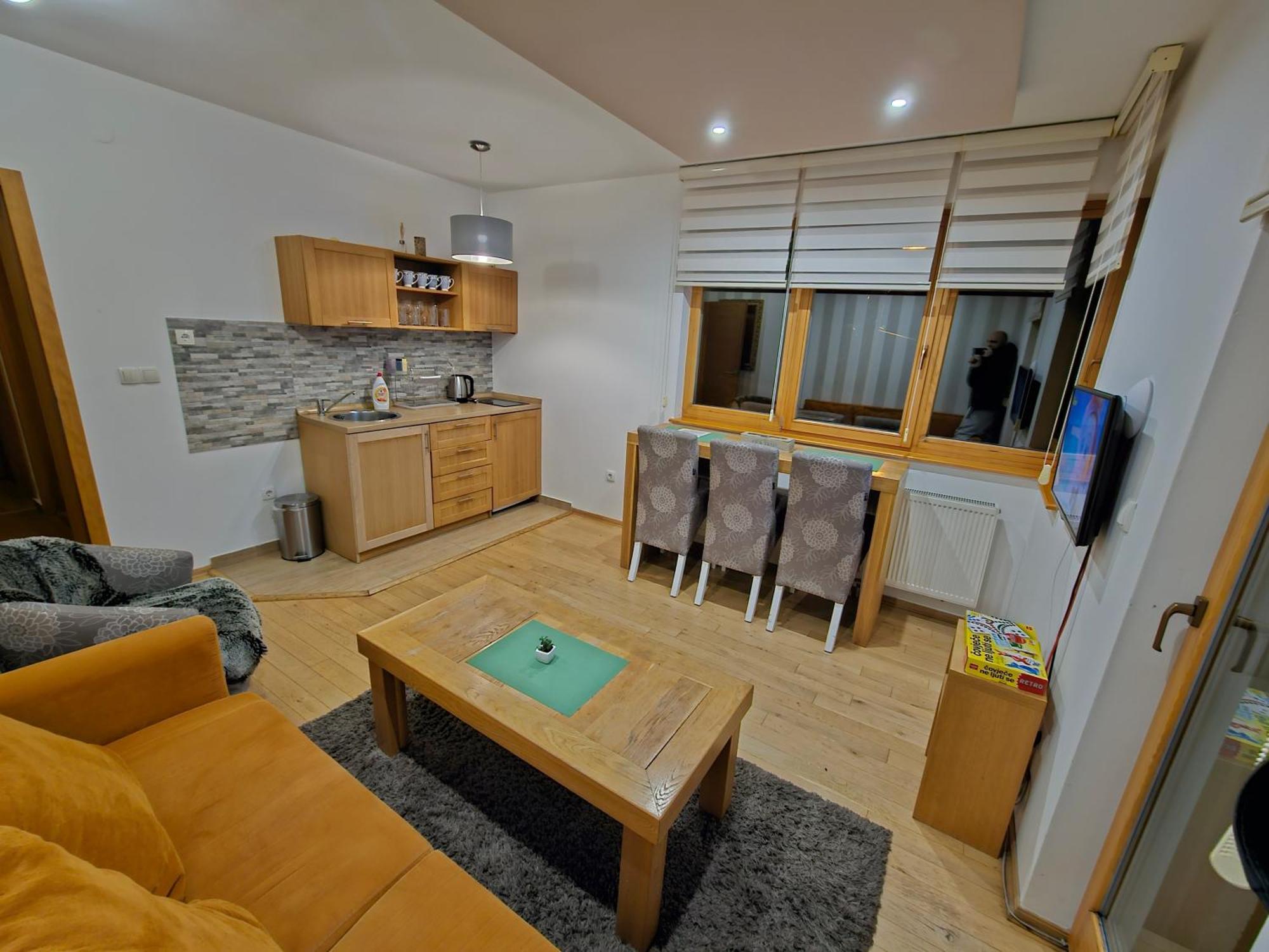 יהורינה Apartments Rapid מראה חיצוני תמונה