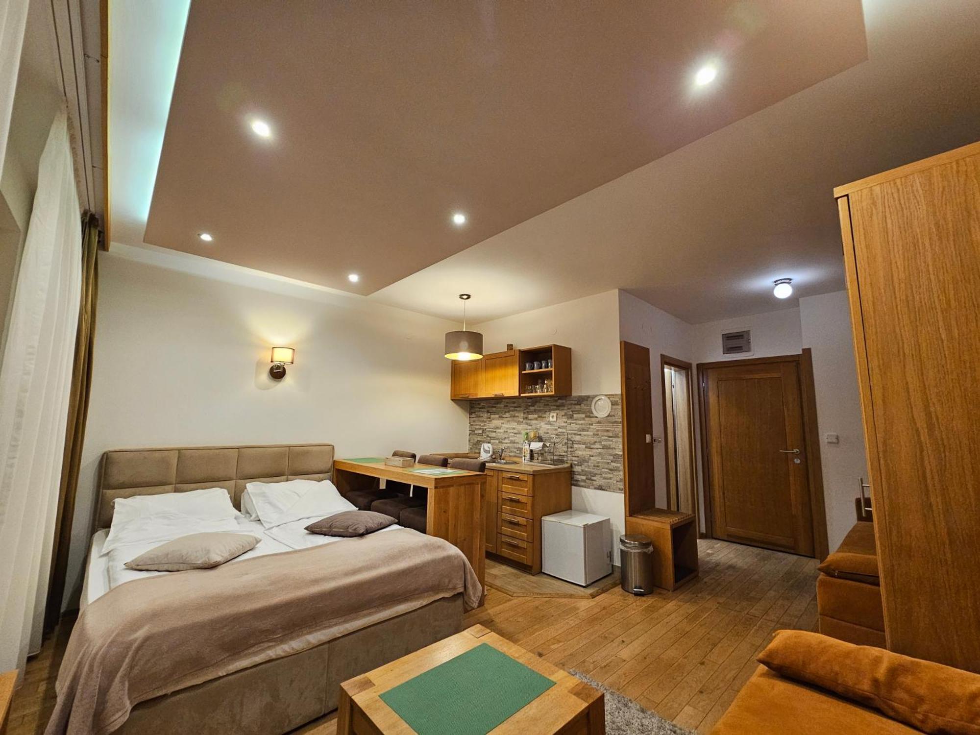 יהורינה Apartments Rapid מראה חיצוני תמונה