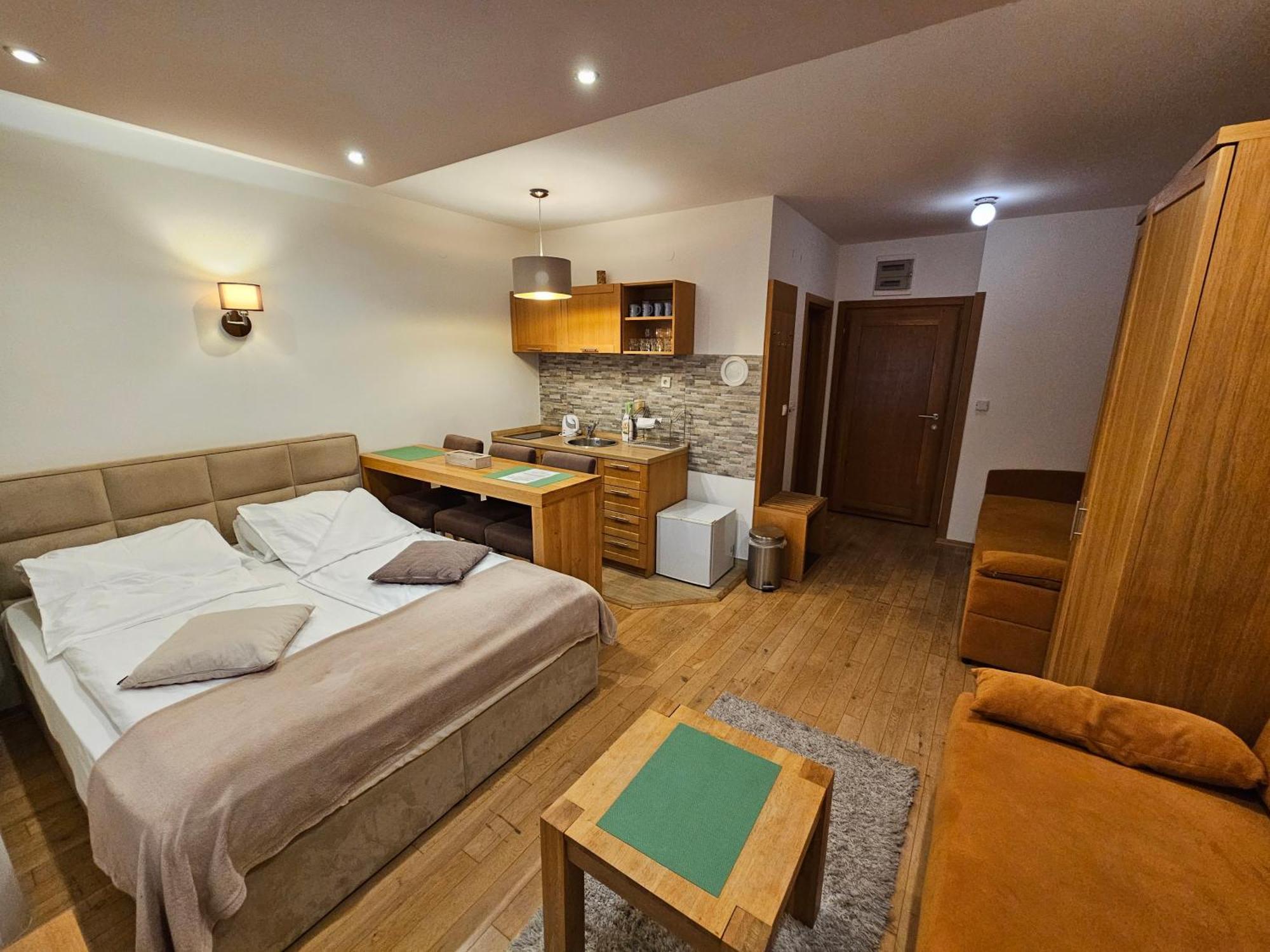 יהורינה Apartments Rapid מראה חיצוני תמונה